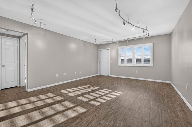 6015 19TH STREET N 215, St Petersburg, FL 33714