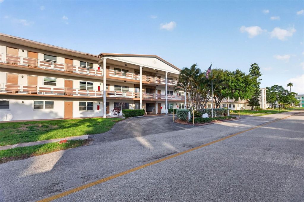 6015 19TH STREET N 215, St Petersburg, FL 33714