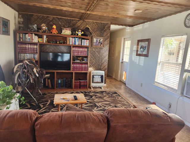 11154 County Road 3116, Winona, TX 75792