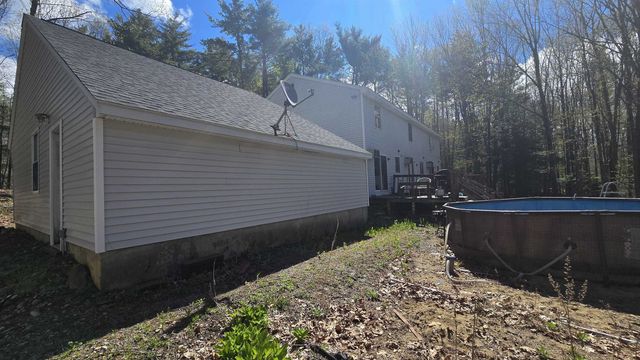 39 Fieldstone Circle, Weare, NH 03281
