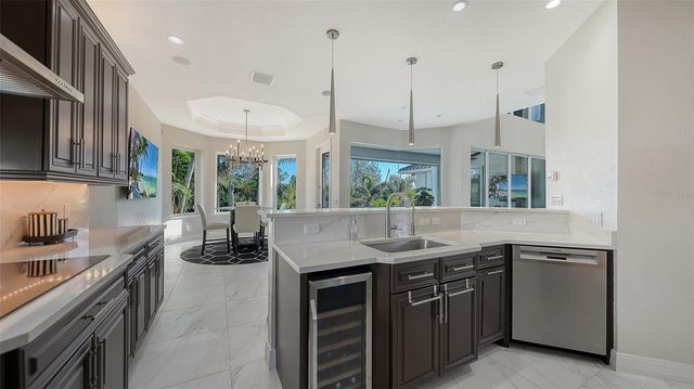 7118 HAWKS HARBOR CIRCLE, Bradenton, FL 34207