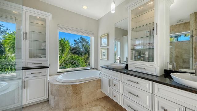 7118 HAWKS HARBOR CIRCLE, Bradenton, FL 34207