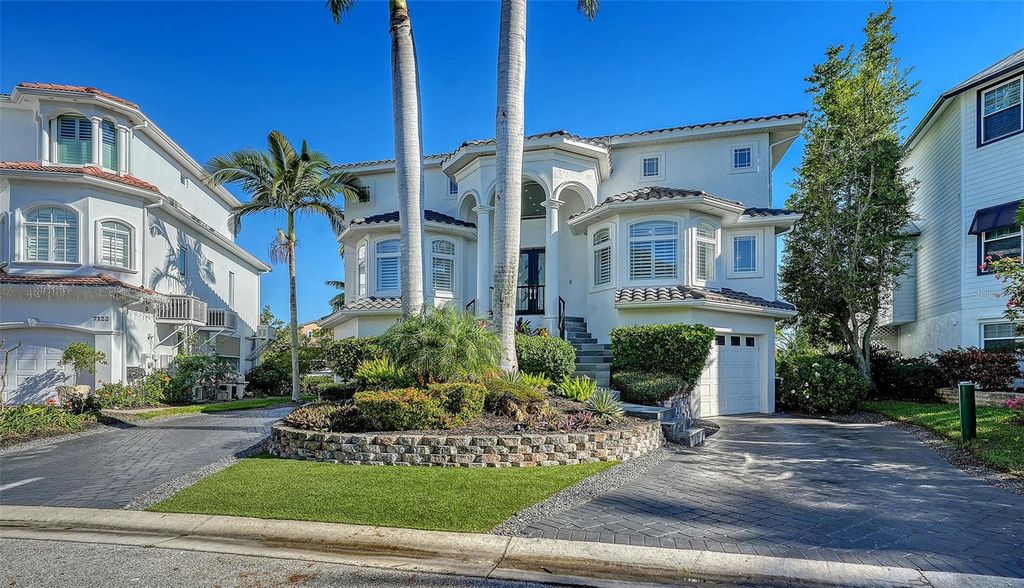 Image 1 of property listing at 7118 HAWKS HARBOR CIRCLE, Bradenton, FL 34207