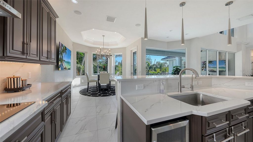 Image 16 of property listing at 7118 HAWKS HARBOR CIRCLE, Bradenton, FL 34207