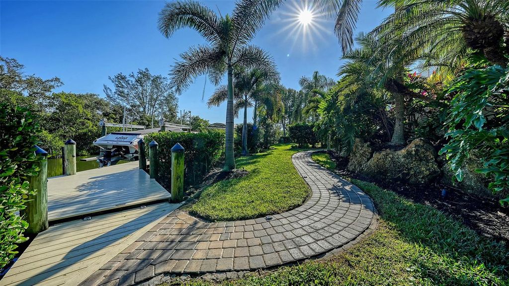 Image 64 of property listing at 7118 HAWKS HARBOR CIRCLE, Bradenton, FL 34207