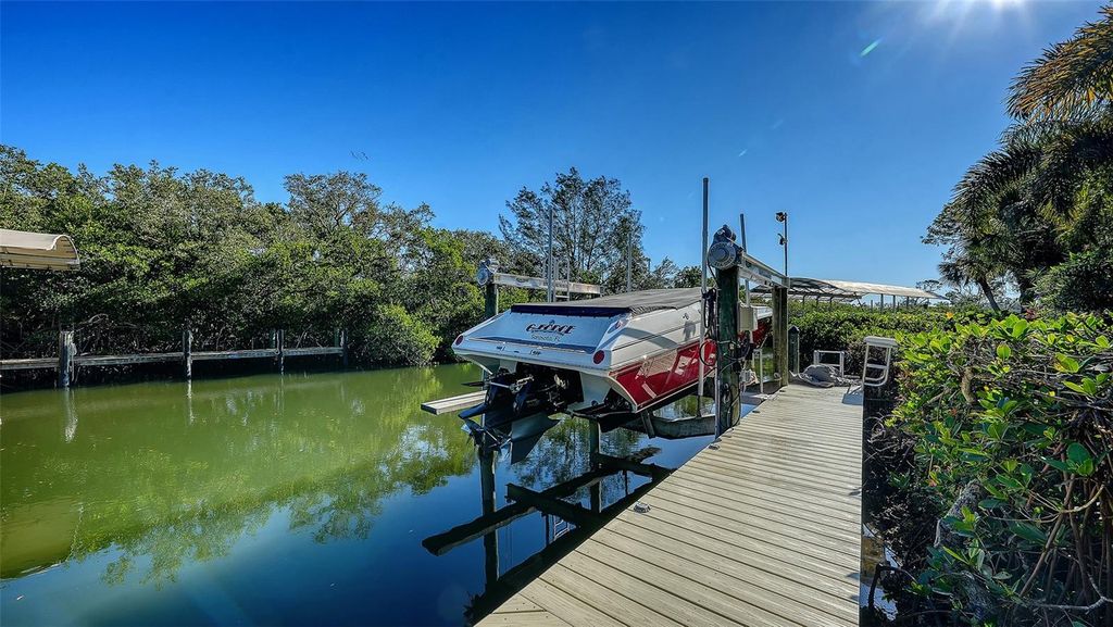 Image 65 of property listing at 7118 HAWKS HARBOR CIRCLE, Bradenton, FL 34207