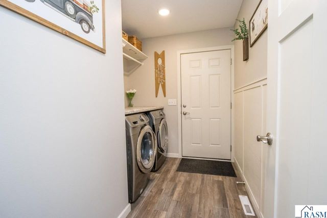 2206 Rolling Green Lane, North Mankato, MN 56003