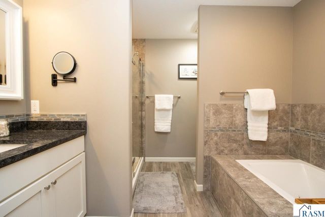 2206 Rolling Green Lane, North Mankato, MN 56003