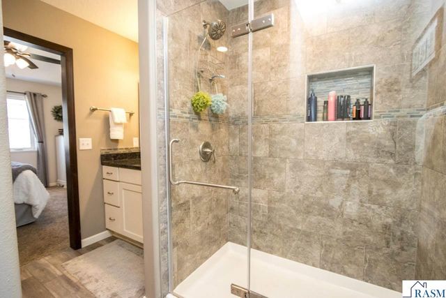 2206 Rolling Green Lane, North Mankato, MN 56003