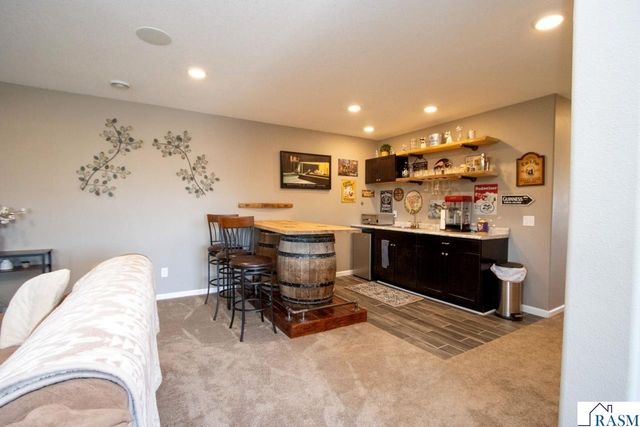 2206 Rolling Green Lane, North Mankato, MN 56003