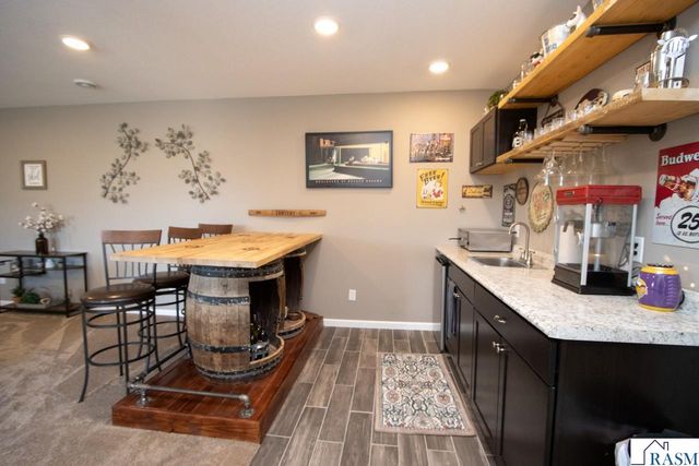 2206 Rolling Green Lane, North Mankato, MN 56003