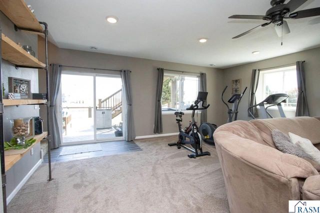 2206 Rolling Green Lane, North Mankato, MN 56003