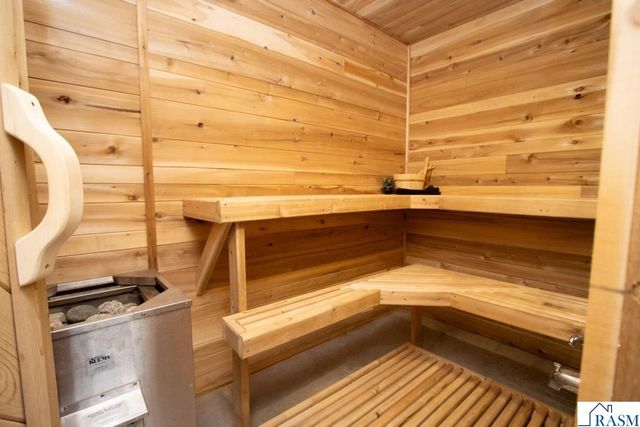 2206 Rolling Green Lane, North Mankato, MN 56003