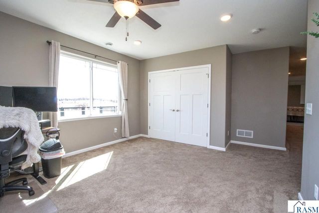 2206 Rolling Green Lane, North Mankato, MN 56003