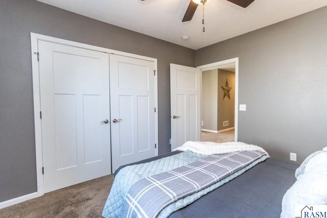 2206 Rolling Green Lane, North Mankato, MN 56003