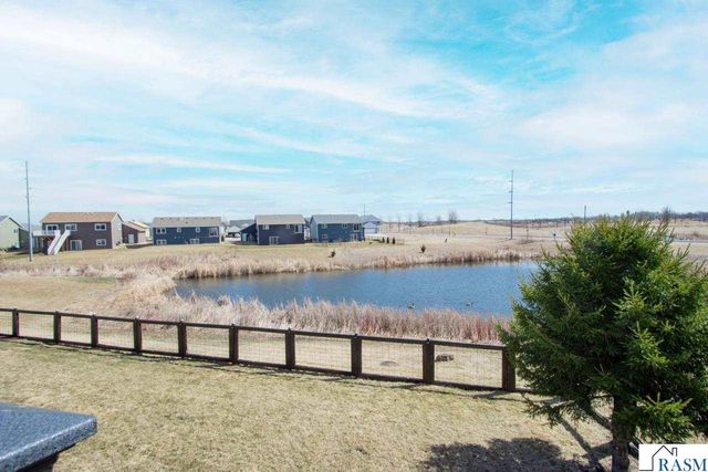 2206 Rolling Green Lane, North Mankato, MN 56003