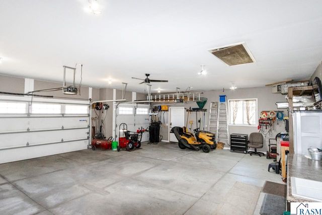 2206 Rolling Green Lane, North Mankato, MN 56003