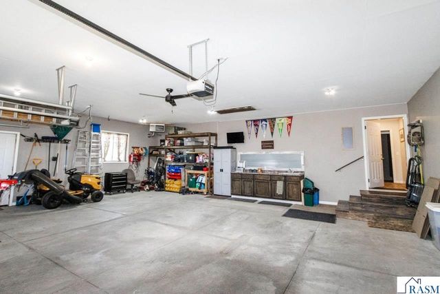 2206 Rolling Green Lane, North Mankato, MN 56003