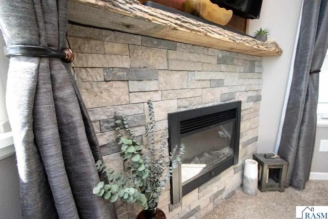 2206 Rolling Green Lane, North Mankato, MN 56003