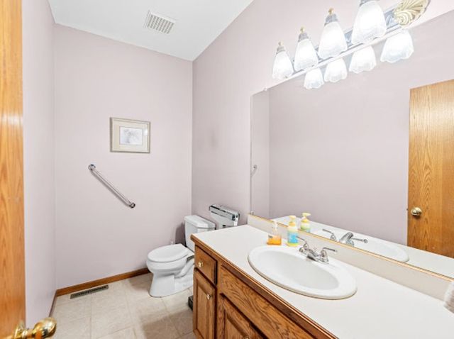 1250 Columbine Cir, Salina, KS 67401