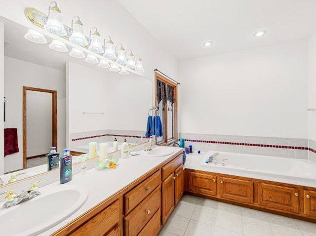 1250 Columbine Cir, Salina, KS 67401