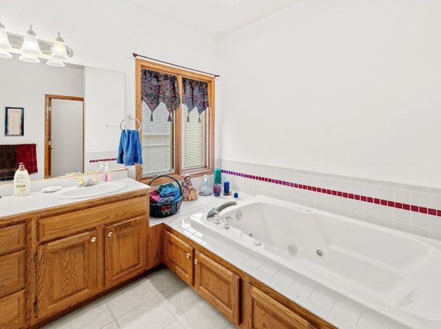 1250 Columbine Cir, Salina, KS 67401