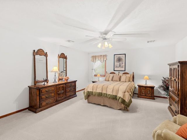 1250 Columbine Cir, Salina, KS 67401