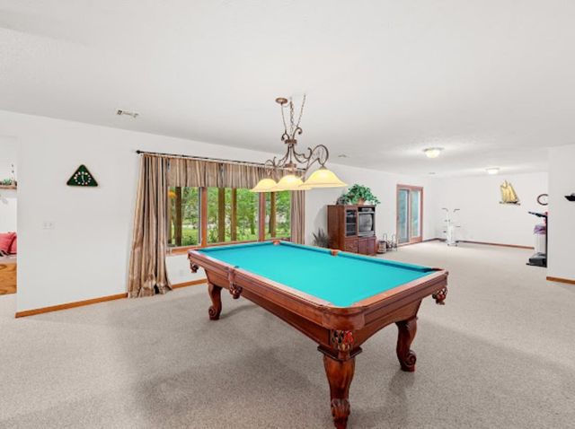 1250 Columbine Cir, Salina, KS 67401