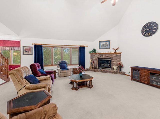 1250 Columbine Cir, Salina, KS 67401