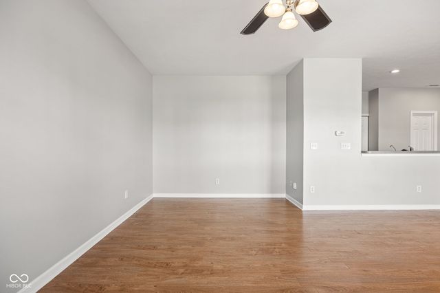 12175 Bubbling Brook Drive UNIT 1100, Fishers, IN 46038