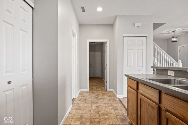 12175 Bubbling Brook Drive UNIT 1100, Fishers, IN 46038
