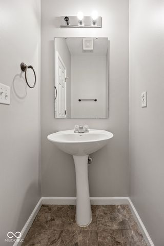 12175 Bubbling Brook Drive UNIT 1100, Fishers, IN 46038