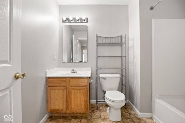 12175 Bubbling Brook Drive UNIT 1100, Fishers, IN 46038