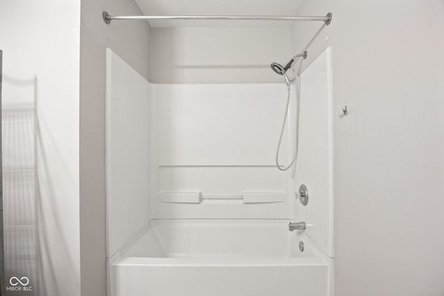 12175 Bubbling Brook Drive UNIT 1100, Fishers, IN 46038