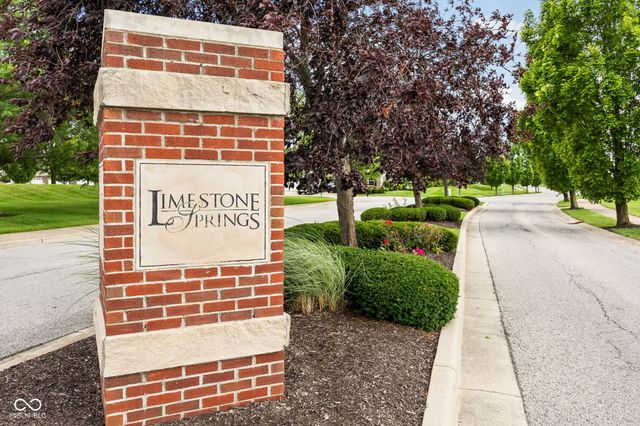 12175 Bubbling Brook Drive UNIT 1100, Fishers, IN 46038