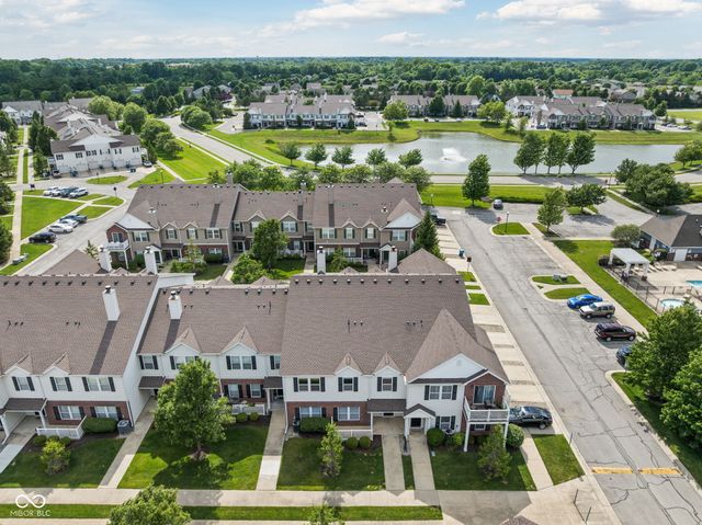12175 Bubbling Brook Drive UNIT 1100, Fishers, IN 46038