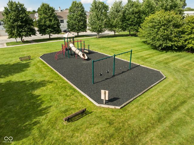 12175 Bubbling Brook Drive UNIT 1100, Fishers, IN 46038