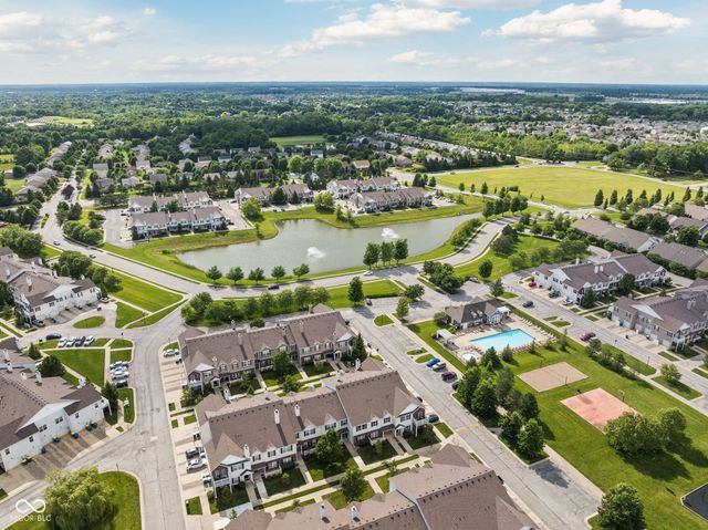 12175 Bubbling Brook Drive UNIT 1100, Fishers, IN 46038