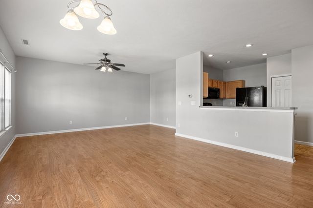 12175 Bubbling Brook Drive UNIT 1100, Fishers, IN 46038