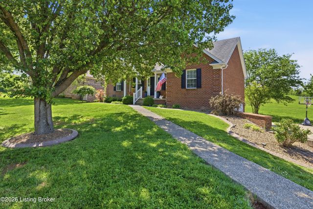 1003 Whispering Oak Dr, Bardstown, KY 40004