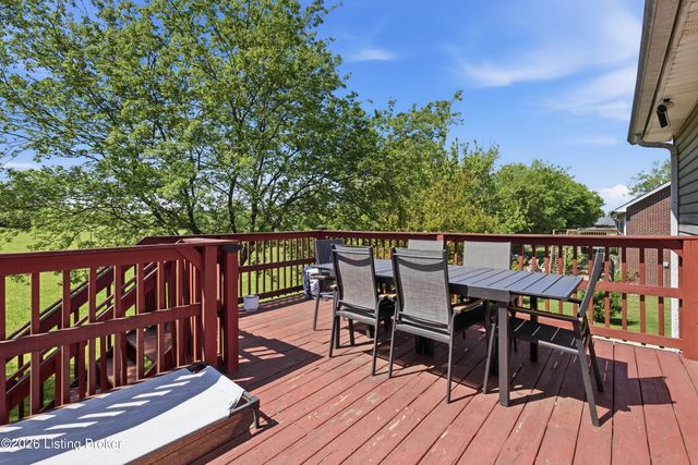 1003 Whispering Oak Dr, Bardstown, KY 40004