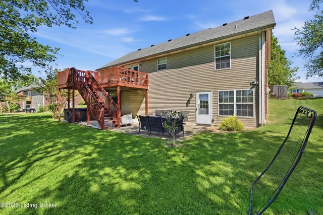 1003 Whispering Oak Dr, Bardstown, KY 40004