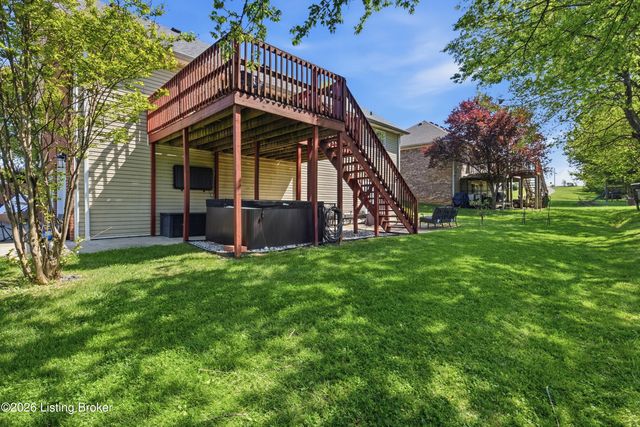 1003 Whispering Oak Dr, Bardstown, KY 40004