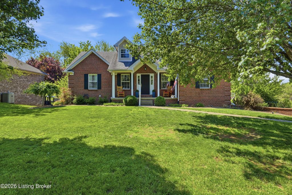 1003 Whispering Oak Dr, Bardstown, KY 40004