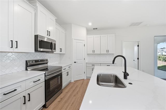 1211 STRATTON AVENUE, Groveland, FL 34736