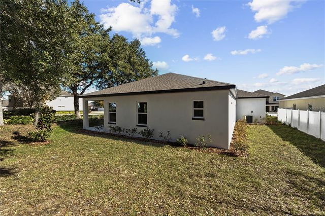 1211 STRATTON AVENUE, Groveland, FL 34736