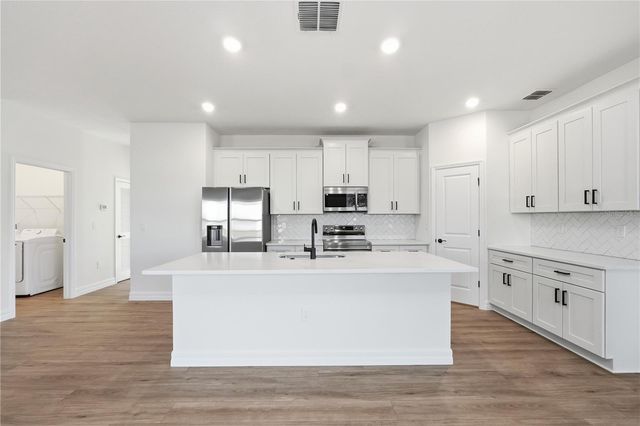 1211 STRATTON AVENUE, Groveland, FL 34736