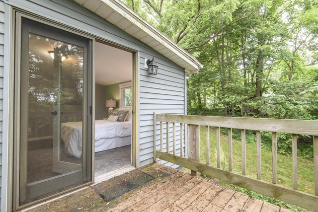 W344S10664 Island View LANE, Mukwonago, WI 53149