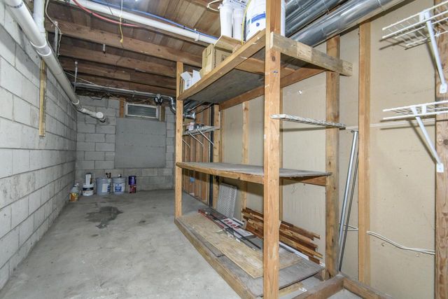W344S10664 Island View LANE, Mukwonago, WI 53149