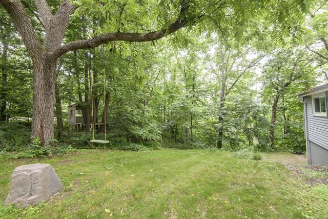 W344S10664 Island View LANE, Mukwonago, WI 53149